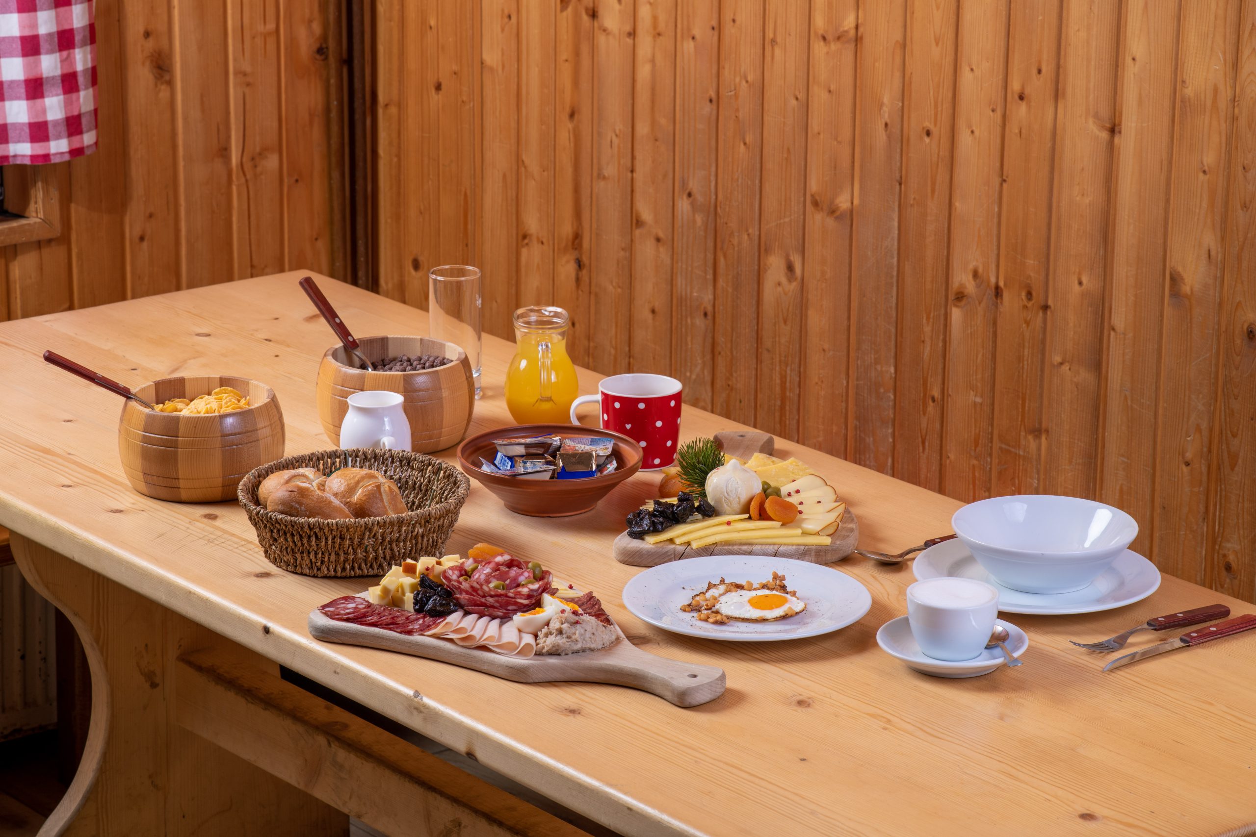 Best Restaurants and Food Experiences