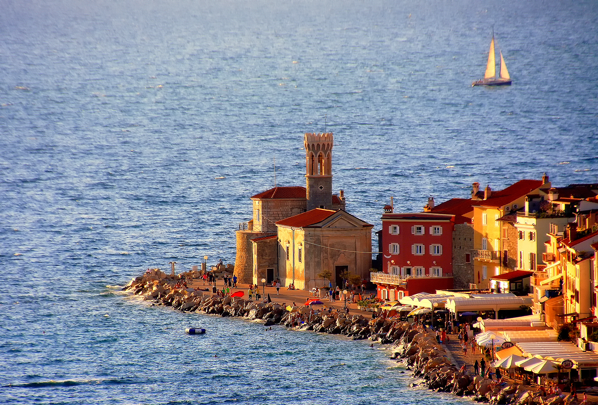 Walk to Punta Lighthouse